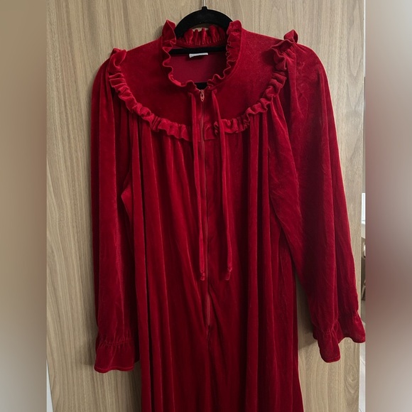 Vintage 80s JC Penney Medium Robe Long Red Velour 1/2 Zip Stretch Gown Robe - Picture 2 of 6